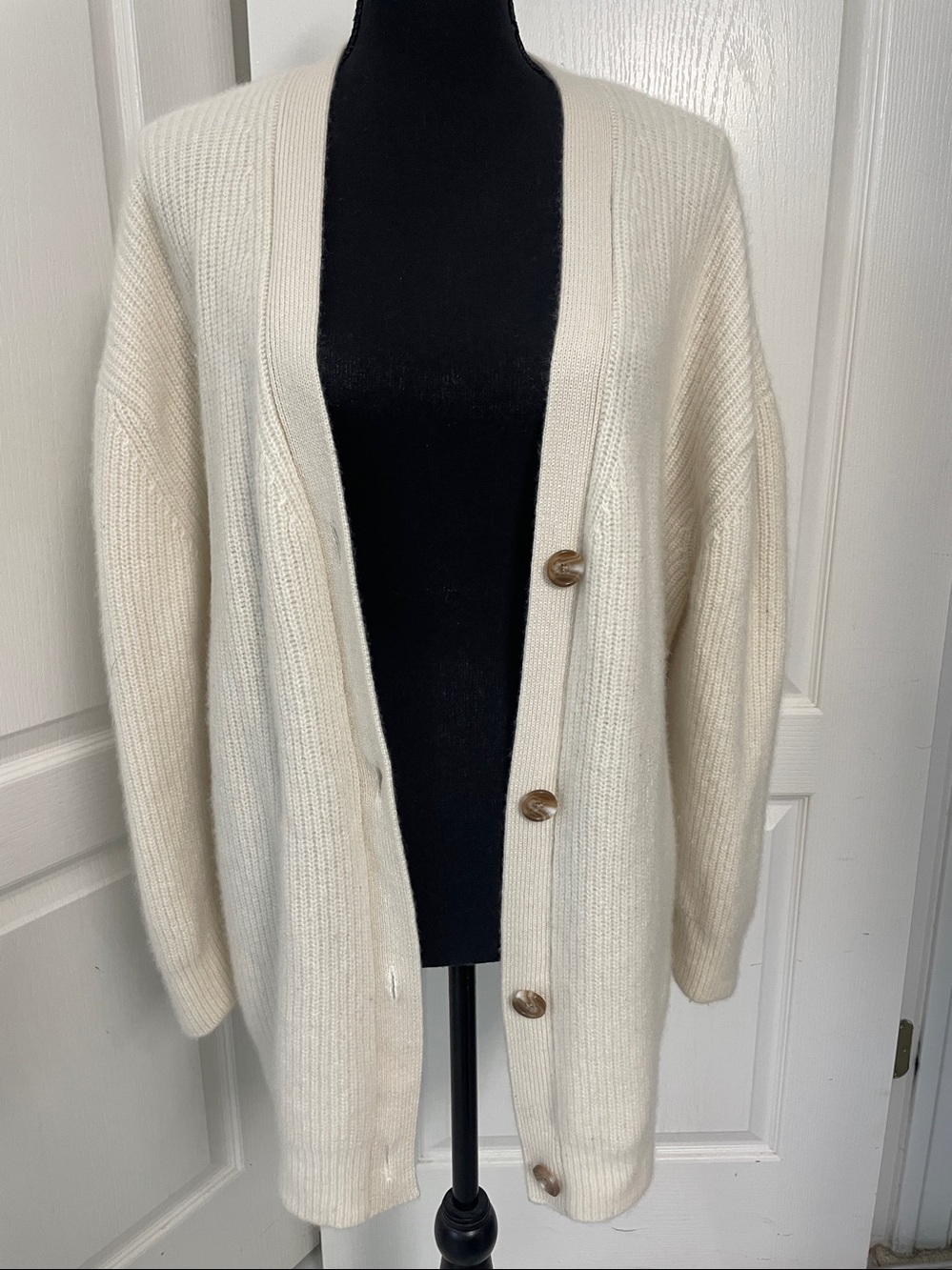 Quince Cream Ribbed V-Neck Cardigan - Picture 5 of 14